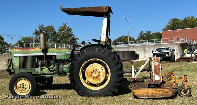 image for item ET3143 1959 John Deere 830 tractor