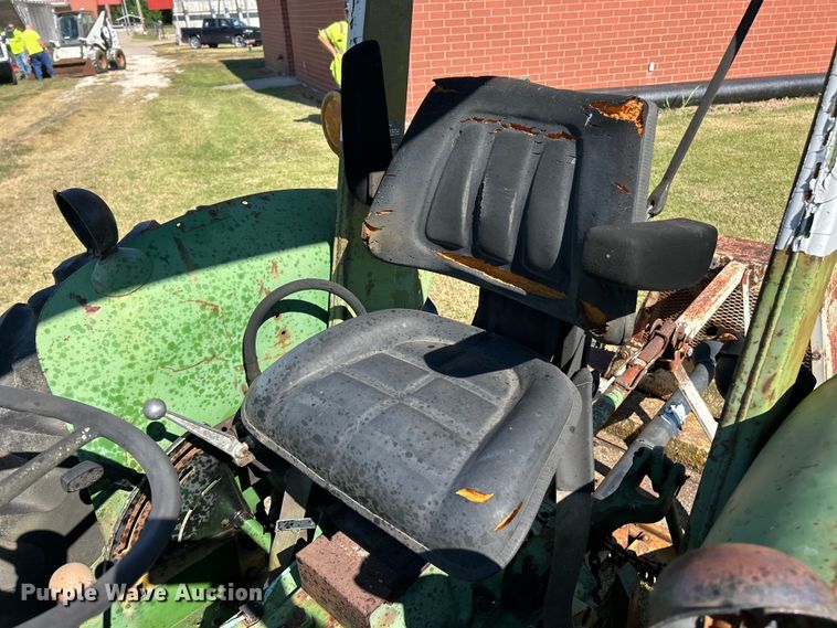 image for item ET3143 1959 John Deere 830 tractor