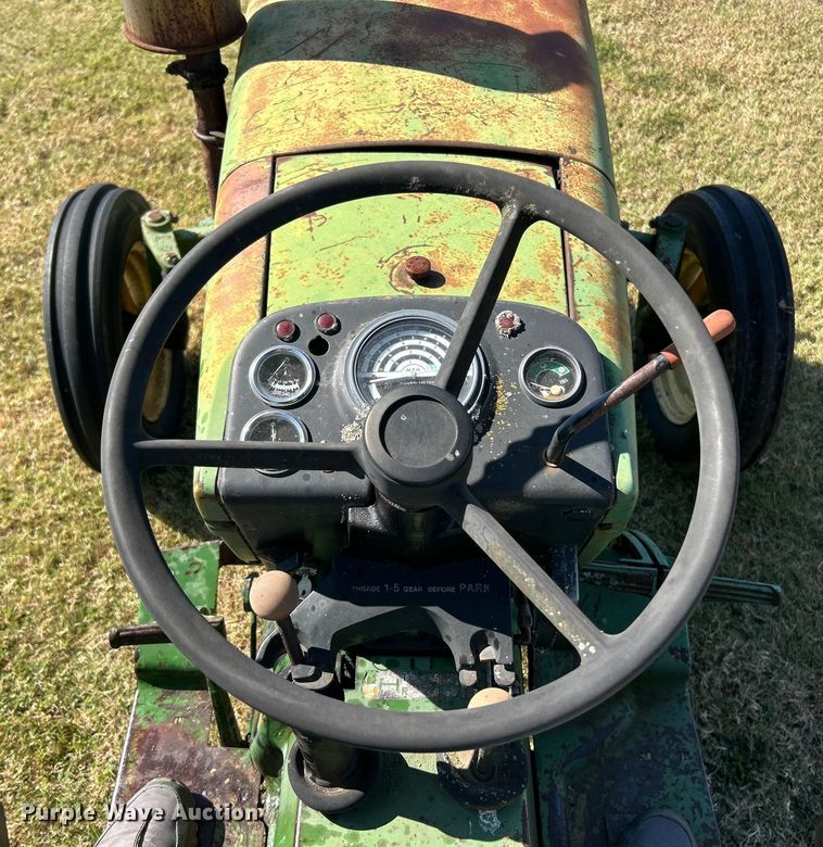 image for item ET3143 1959 John Deere 830 tractor