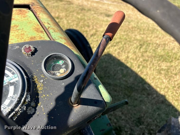 image for item ET3143 1959 John Deere 830 tractor