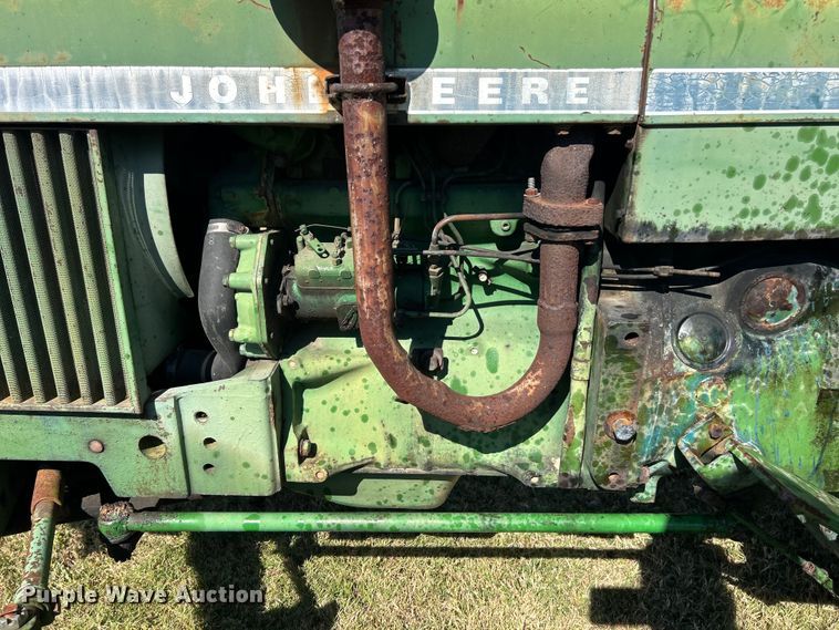 image for item ET3143 1959 John Deere 830 tractor