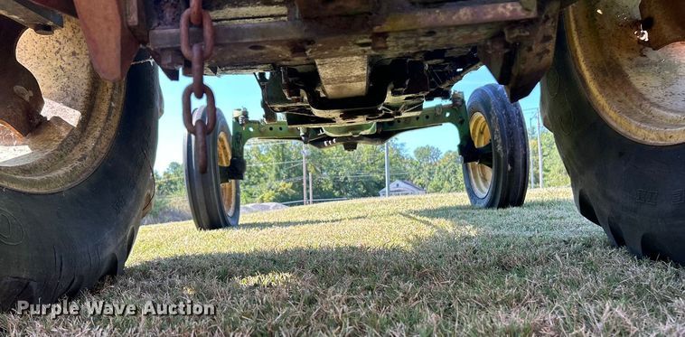 image for item ET3143 1959 John Deere 830 tractor