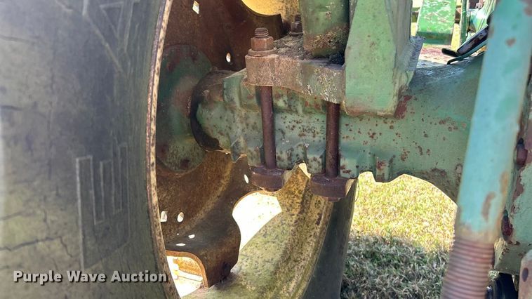 image for item ET3143 1959 John Deere 830 tractor