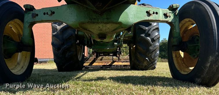 image for item ET3143 1959 John Deere 830 tractor