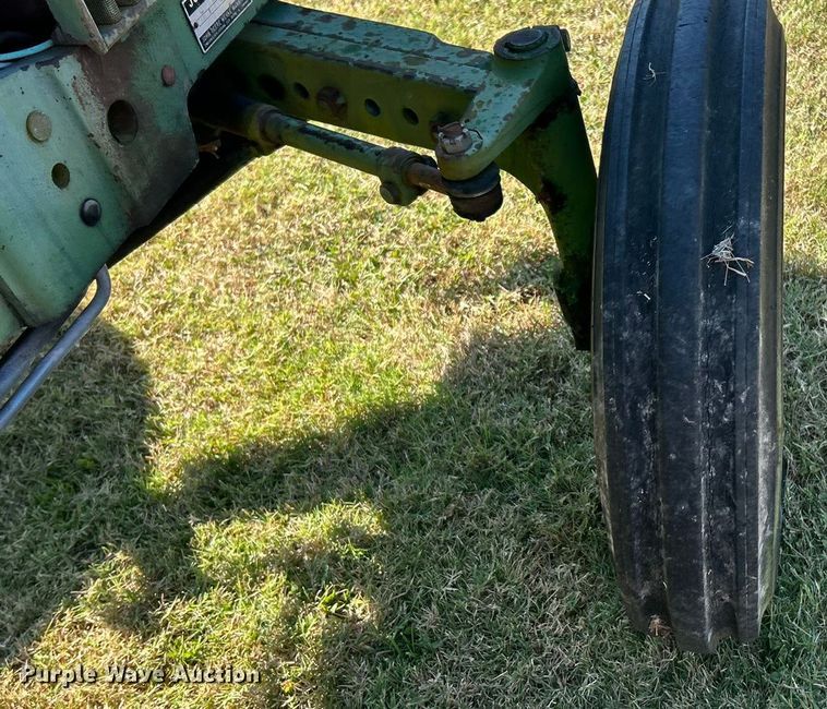 image for item ET3143 1959 John Deere 830 tractor