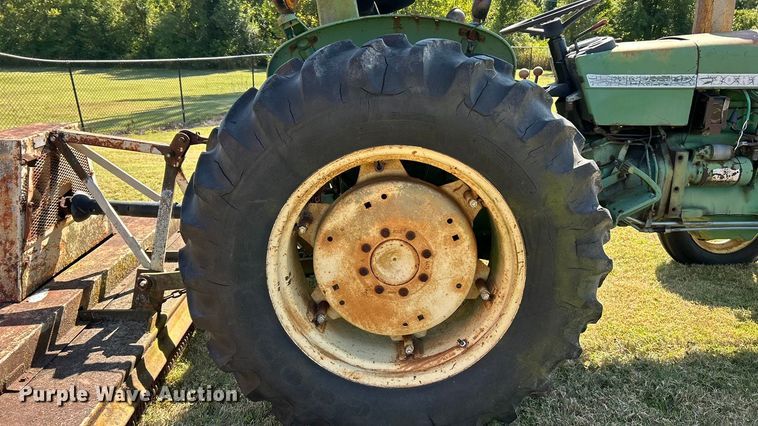 image for item ET3143 1959 John Deere 830 tractor