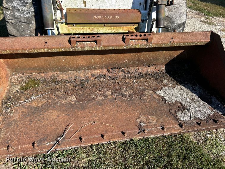 image for item ET3144 1999 Bobcat 873 skid steer loader