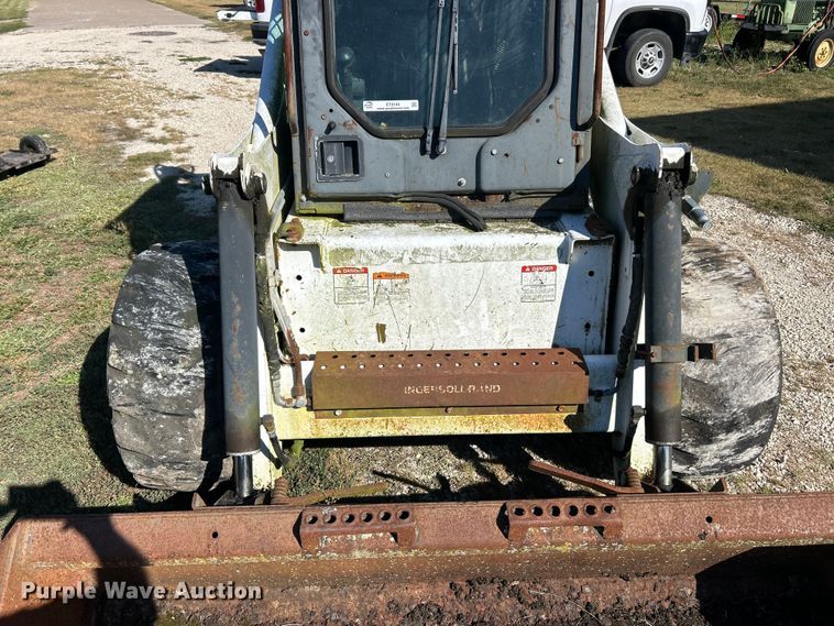 image for item ET3144 1999 Bobcat 873 skid steer loader