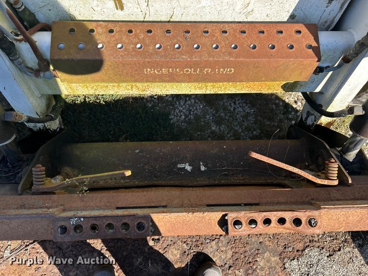 image for item ET3144 1999 Bobcat 873 skid steer loader