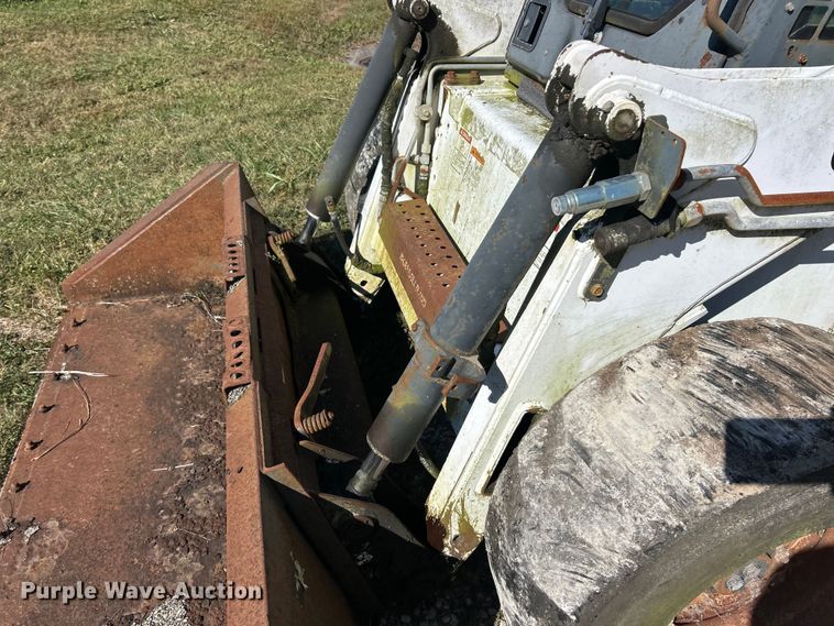 image for item ET3144 1999 Bobcat 873 skid steer loader