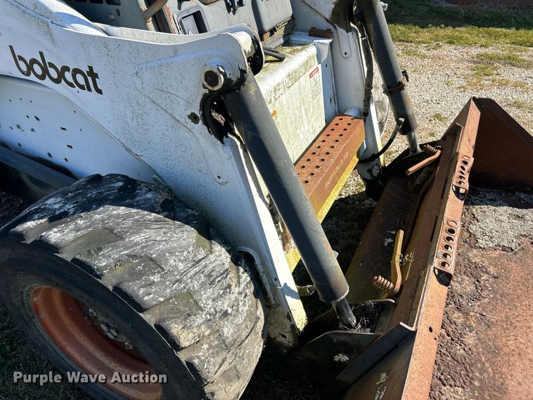 image for item ET3144 1999 Bobcat 873 skid steer loader
