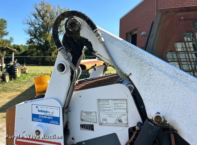 image for item ET3144 1999 Bobcat 873 skid steer loader