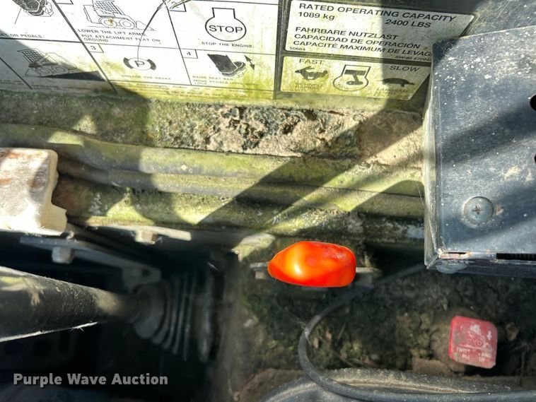 image for item ET3144 1999 Bobcat 873 skid steer loader