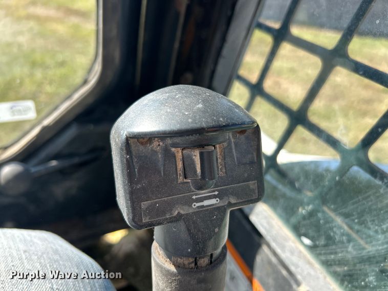 image for item ET3144 1999 Bobcat 873 skid steer loader