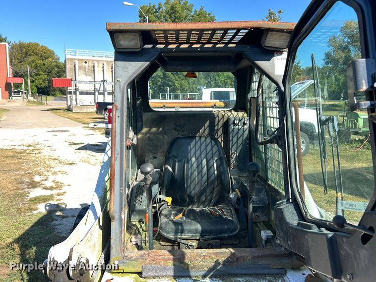 image for item ET3144 1999 Bobcat 873 skid steer loader