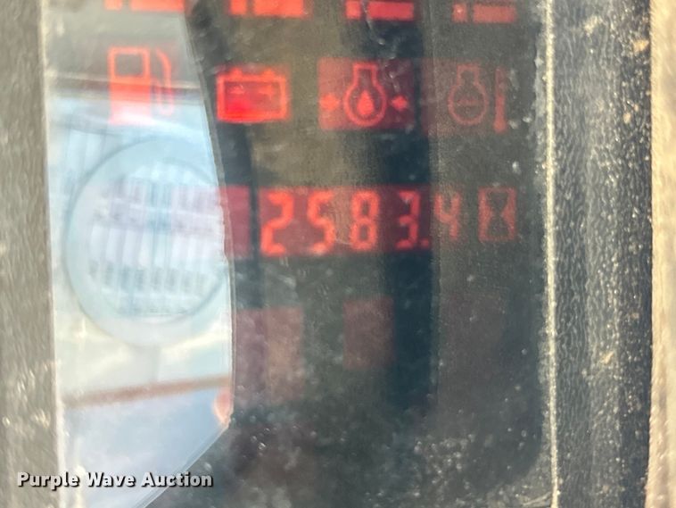 image for item ET3144 1999 Bobcat 873 skid steer loader