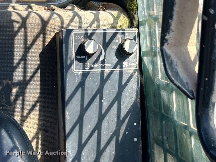 image for item ET3144 1999 Bobcat 873 skid steer loader