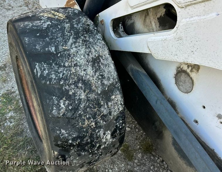 image for item ET3144 1999 Bobcat 873 skid steer loader