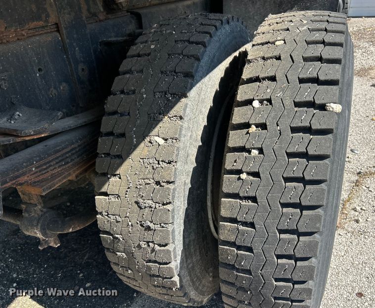 image for item ET3145 1993 Chevrolet Kodiak C6500 dump truck