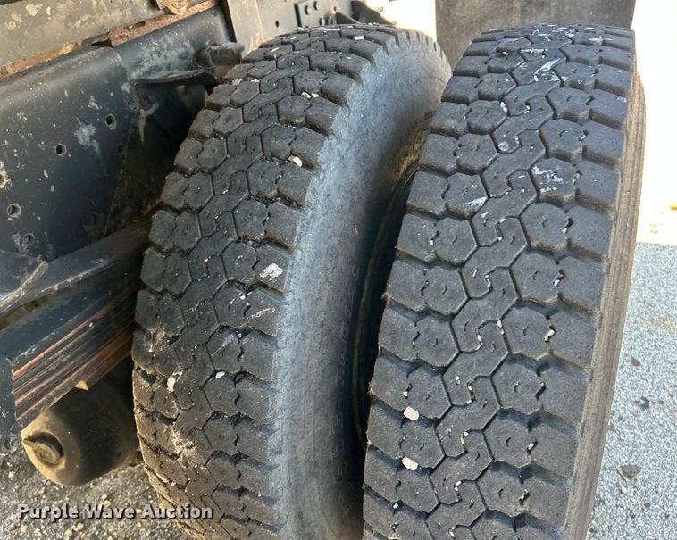 image for item ET3145 1993 Chevrolet Kodiak C6500 dump truck