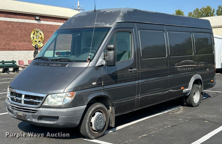 image for item ET3173 2004 Dodge Sprinter inmate transport van