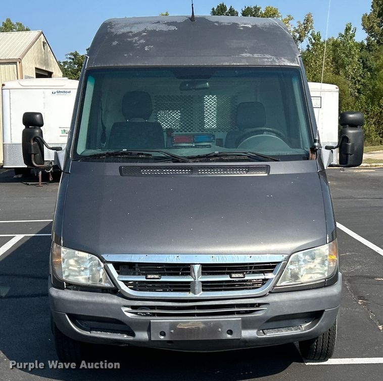 image for item ET3173 2004 Dodge Sprinter inmate transport van
