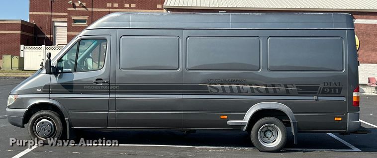 image for item ET3173 2004 Dodge Sprinter inmate transport van