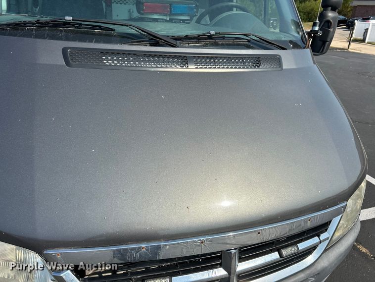 image for item ET3173 2004 Dodge Sprinter inmate transport van