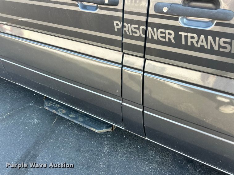 image for item ET3173 2004 Dodge Sprinter inmate transport van