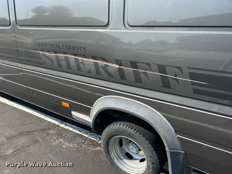 image for item ET3173 2004 Dodge Sprinter inmate transport van