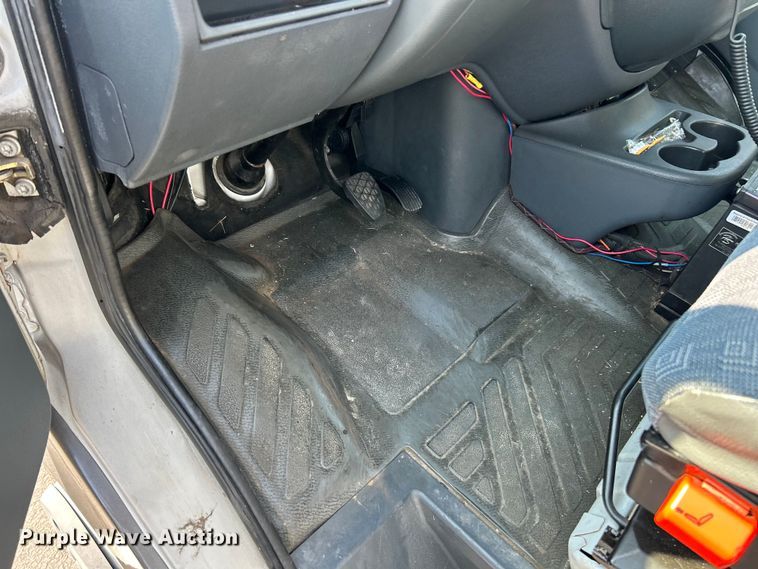 image for item ET3173 2004 Dodge Sprinter inmate transport van