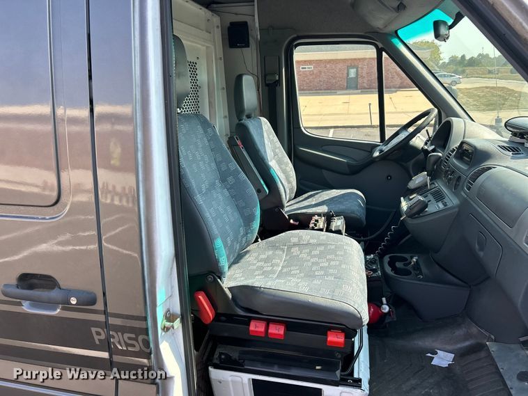 image for item ET3173 2004 Dodge Sprinter inmate transport van