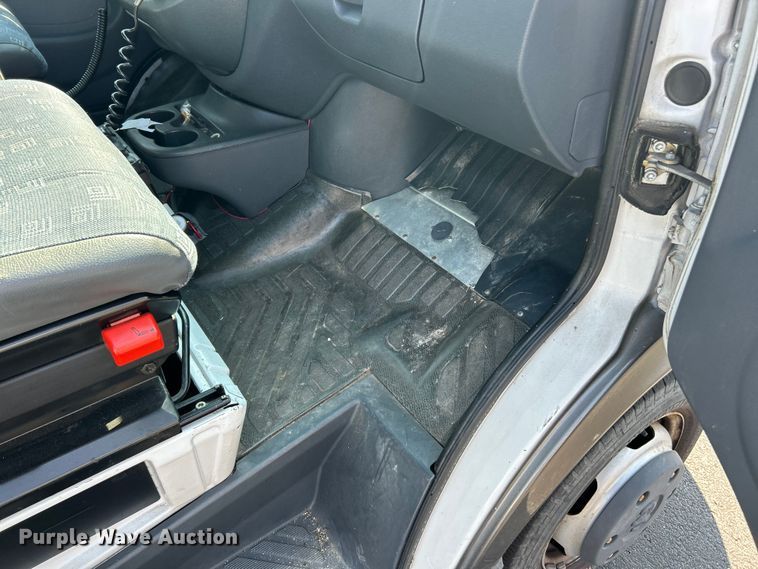 image for item ET3173 2004 Dodge Sprinter inmate transport van