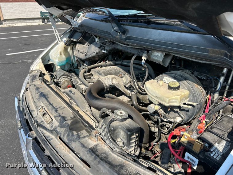 image for item ET3173 2004 Dodge Sprinter inmate transport van