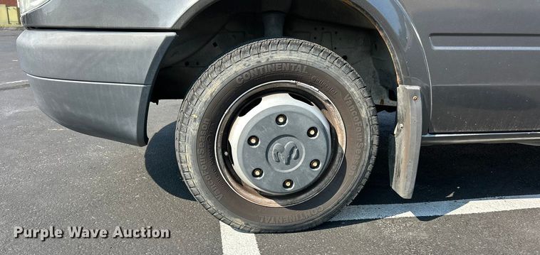 image for item ET3173 2004 Dodge Sprinter inmate transport van