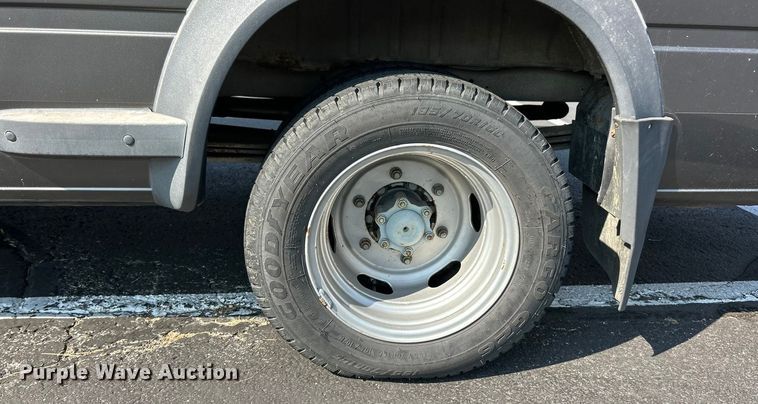 image for item ET3173 2004 Dodge Sprinter inmate transport van