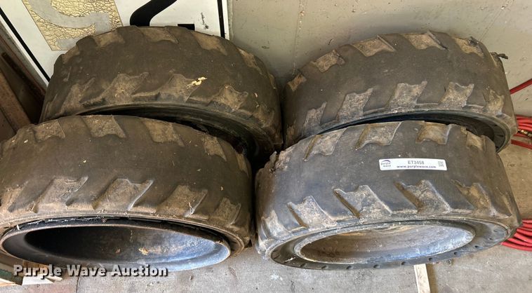 image for item ET3458 (4) 31x10x20 tires