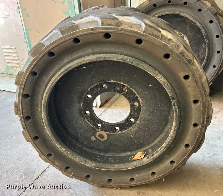 image for item ET3458 (4) 31x10x20 tires