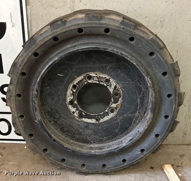 image for item ET3458 (4) 31x10x20 tires