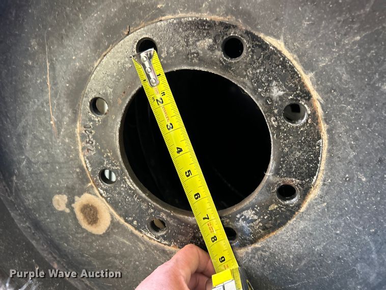 image for item ET3458 (4) 31x10x20 tires