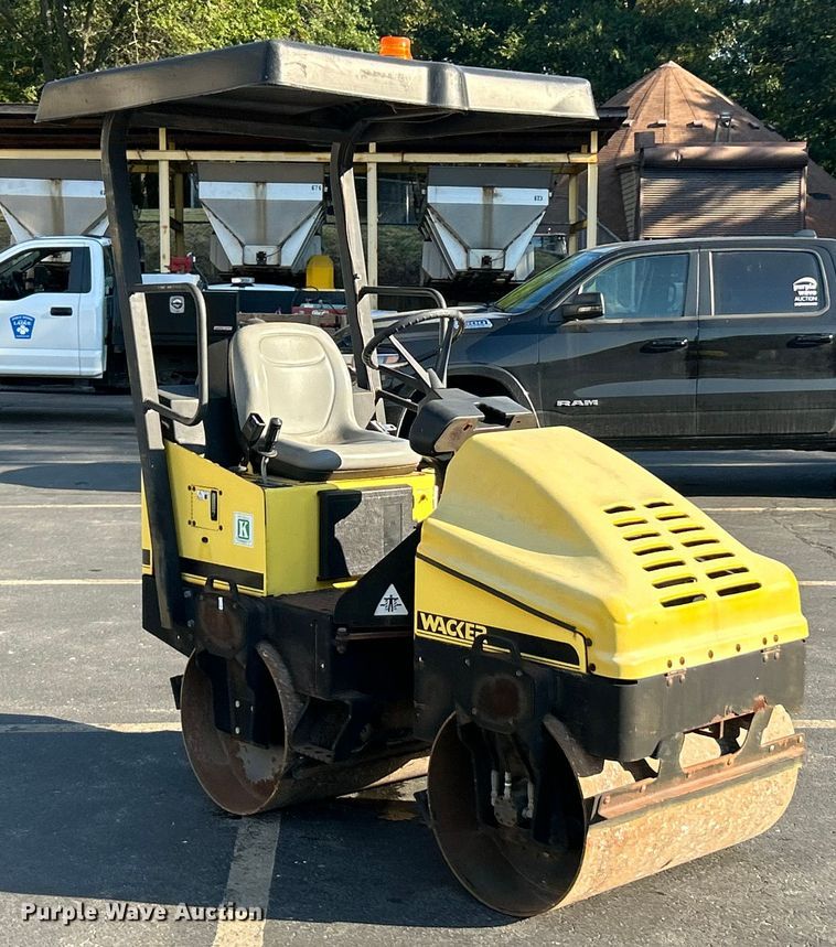 image for item ET3459 2000 Wacker RD11A double drum vibratory roller