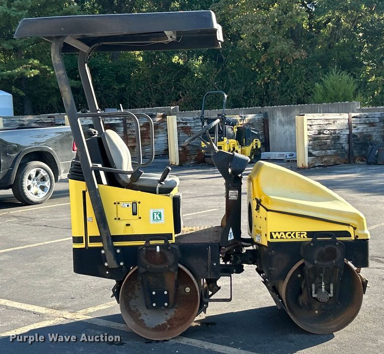 image for item ET3459 2000 Wacker RD11A double drum vibratory roller