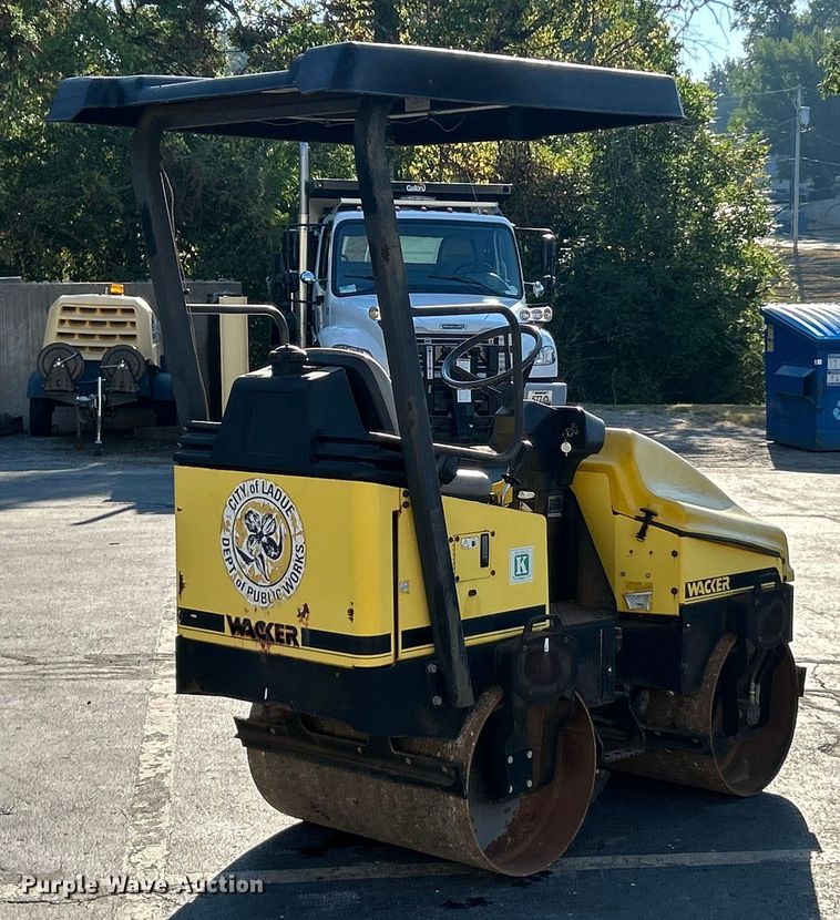 image for item ET3459 2000 Wacker RD11A double drum vibratory roller