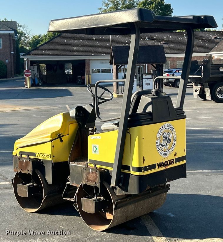 image for item ET3459 2000 Wacker RD11A double drum vibratory roller