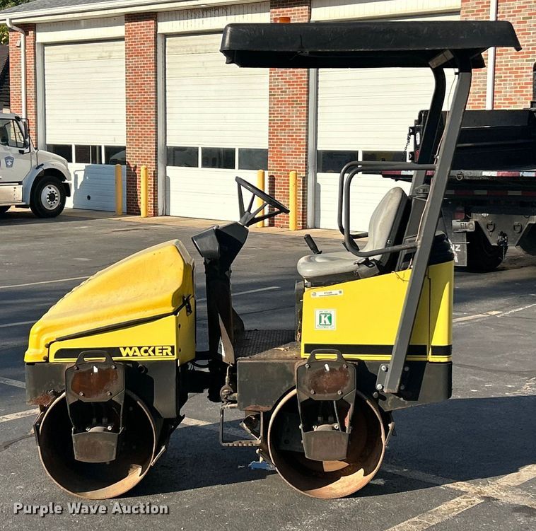 image for item ET3459 2000 Wacker RD11A double drum vibratory roller