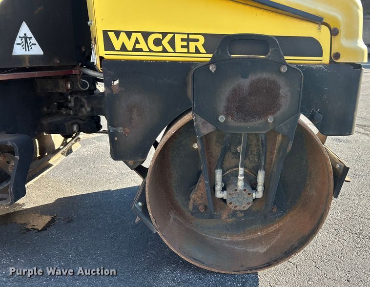 image for item ET3459 2000 Wacker RD11A double drum vibratory roller
