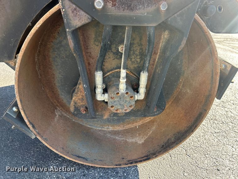 image for item ET3459 2000 Wacker RD11A double drum vibratory roller