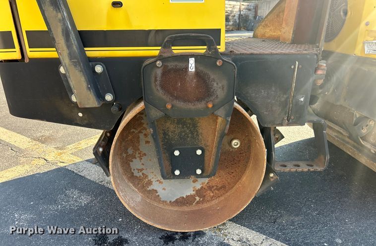 image for item ET3459 2000 Wacker RD11A double drum vibratory roller