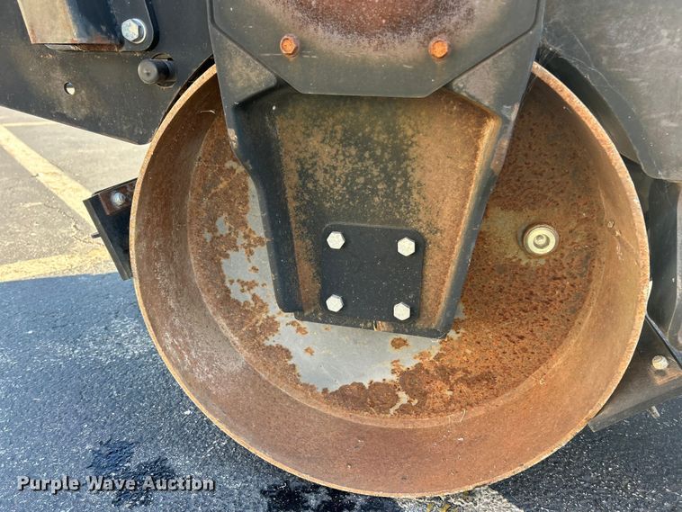 image for item ET3459 2000 Wacker RD11A double drum vibratory roller