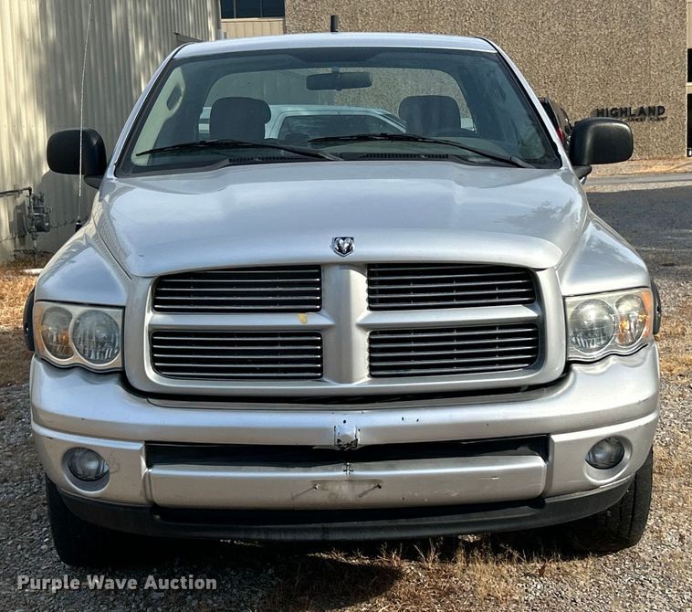 image for item ET3484 2004 Dodge Ram 1500 Quad Cab pickup truck